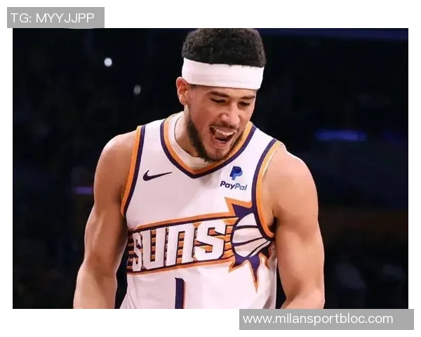 布克下半场狂砍29分却遗憾绝杀三分失手全场32分上半场表现惨淡仅得9中1 布克下半场狂砍29分却遗憾绝杀三分失手全场32分上半场表现惨淡仅得9中1