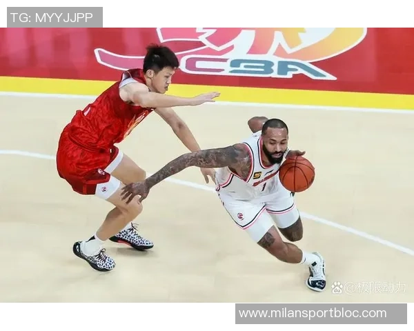 特尔强势突破双人防守首球入网精彩瞬间引爆赛季激情