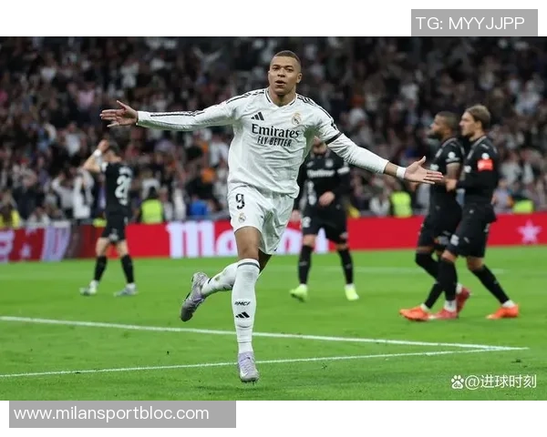 姆巴佩致敬C罗追平纪录获认可C罗亲自回复鼓励他继续努力